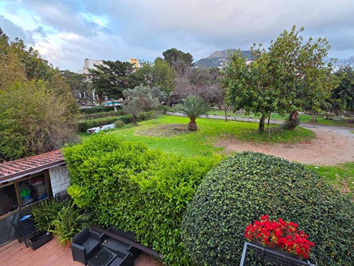 Appartamento quadrilocale in affitto in Via Saline, Mondello Valdesi, Palermo