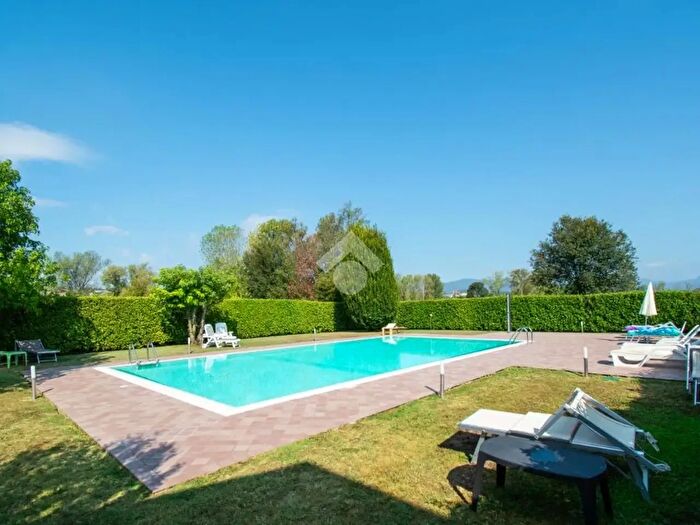 Appartamento trilocale in vendita in Via Trevisago, Manerba Del Garda
