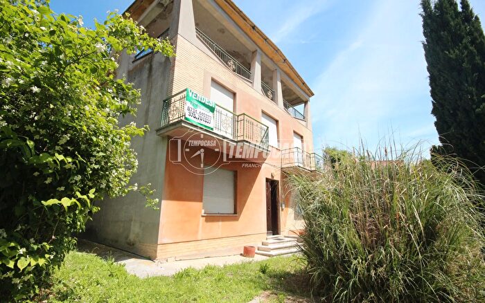 Casa con 9 locali in vendita in Via Vespucci, Monte Urano