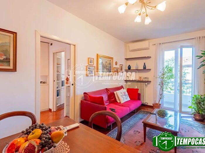 Appartamento trilocale in vendita in Via Val Trompia, Milano