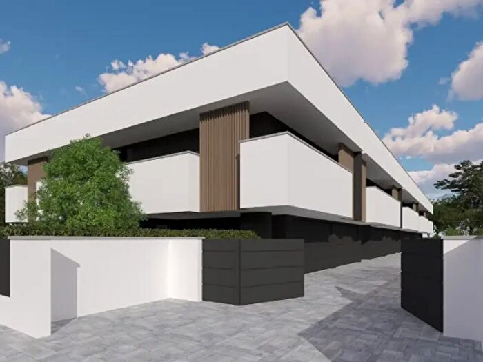 Casa con 6 locali in vendita in Modena