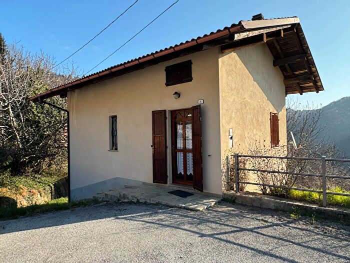 Casa con 5 locali in vendita in Località Oberti, Montaldo Di Mondovi
