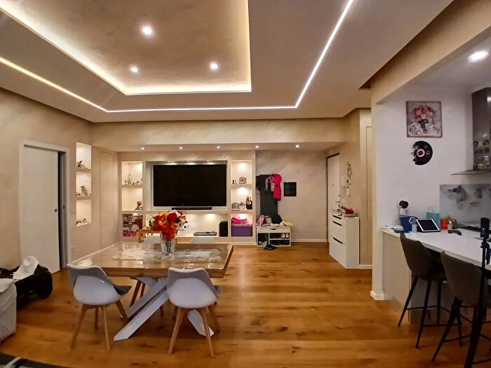 Appartamento con 6 locali in vendita in Via di Selva Nera b, Roma