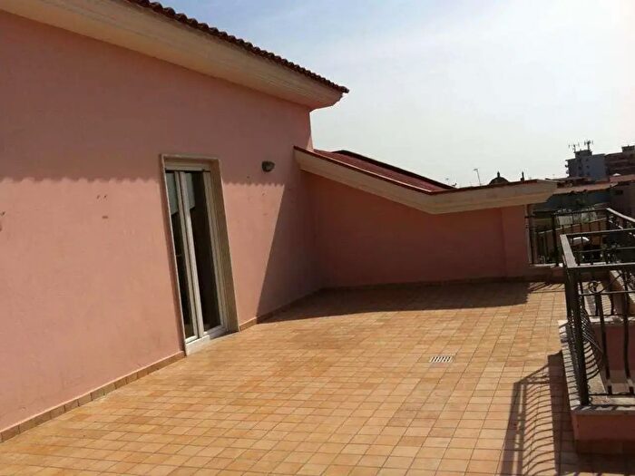Casa con 6 locali in vendita in Via Regina, Mondragone