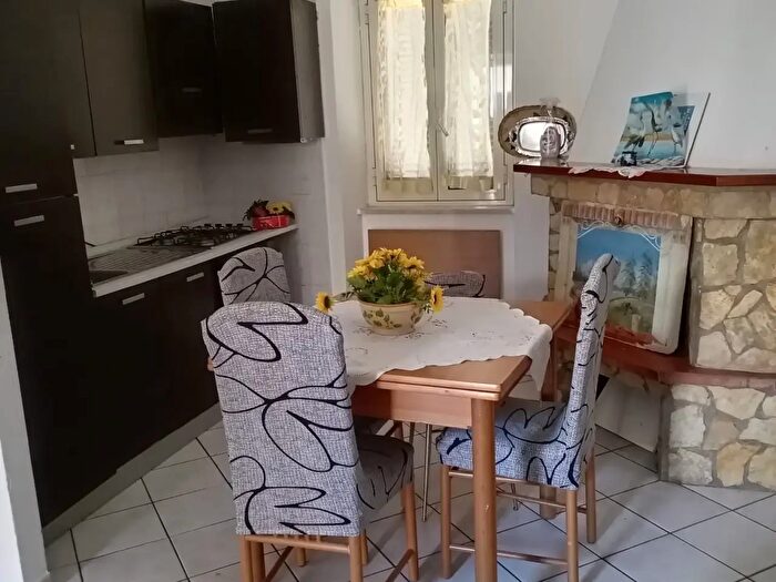 Appartamento trilocale in vendita in Via della Fontana, Montorio Romano