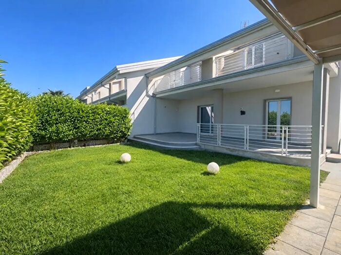 Casa con 5 locali in vendita in Contrada Momena Snc, CoriglianoRossano