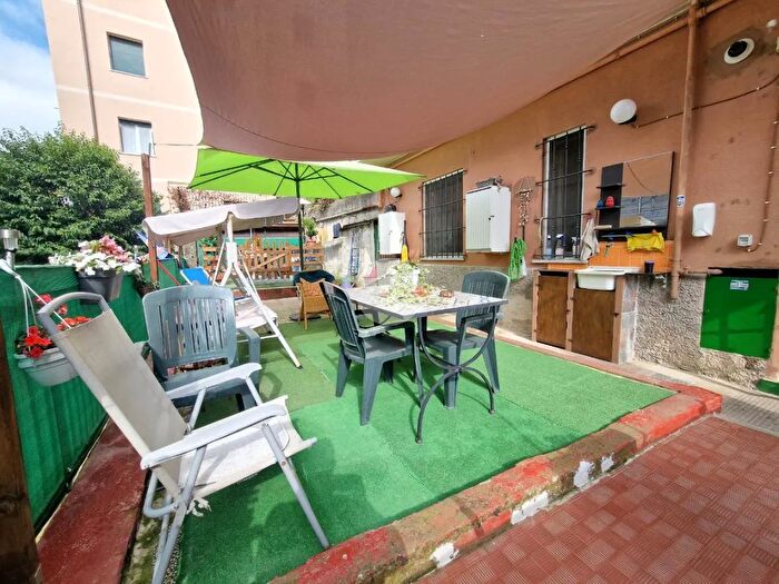 Appartamento trilocale in vendita in Via Erpidio Berno, Genova