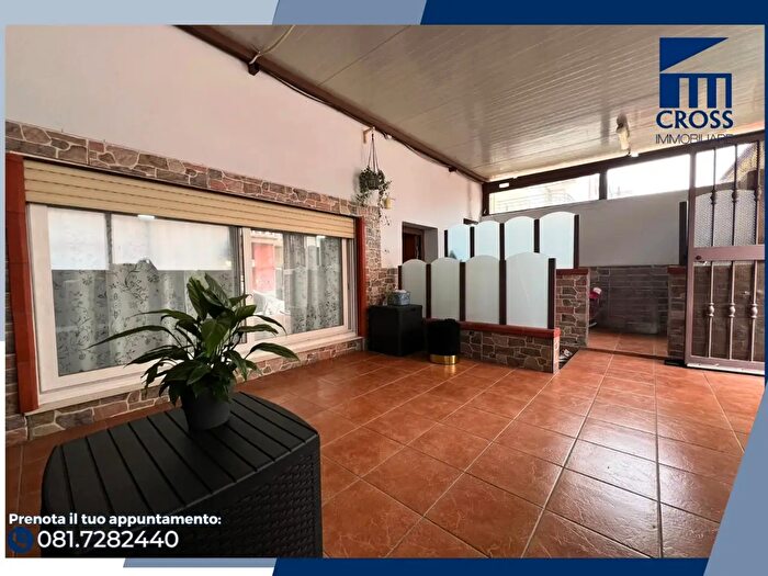 Appartamento trilocale in vendita in Via Giuseppe Vaccaro, Napoli