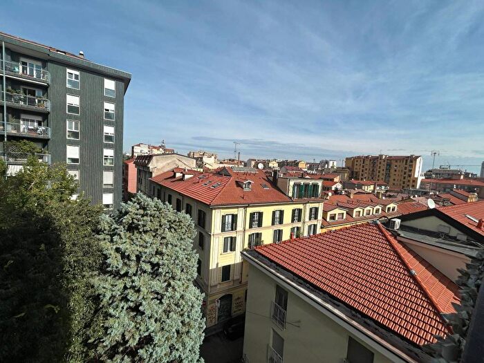Appartamento bilocale in vendita in Via Voghera, Solari, Milano