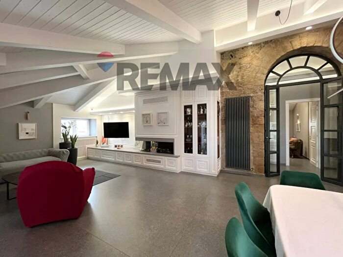 Appartamento con 5 locali in vendita in Corso Giuseppe Garibaldi, Afragola