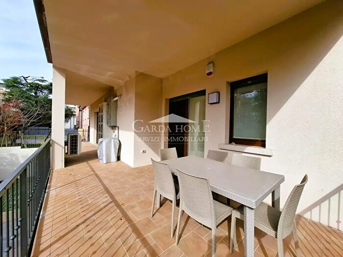 Appartamento trilocale in vendita in Via Villa del Sole, Desenzano Del Garda