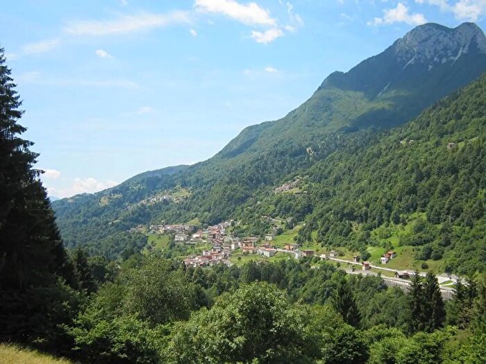 Casa trilocale in vendita in Paularo
