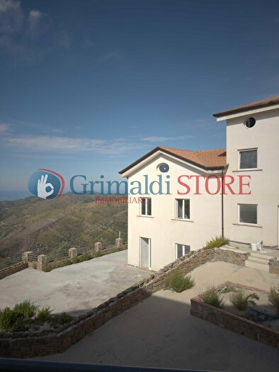 Casa quadrilocale in vendita in Vicolo Piazza, San Mauro Cilento