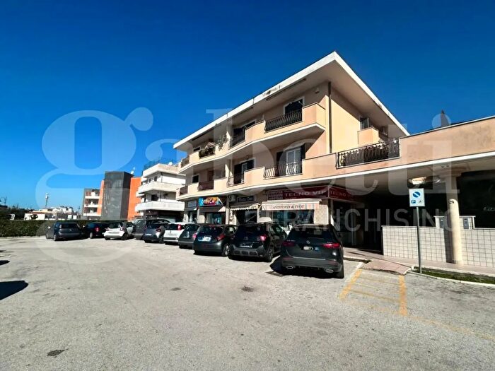 Appartamento trilocale in vendita in Viale San Lorenzo, Ardea