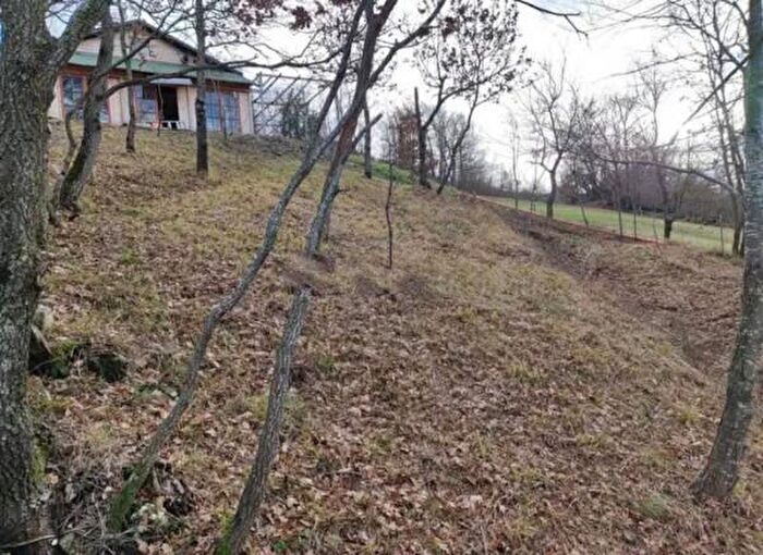 Casa bilocale in vendita in Via Roma, Varsi