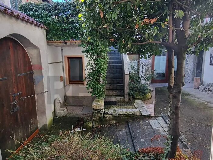 Appartamento trilocale in vendita in Via Annunciata Binda, Rezzago