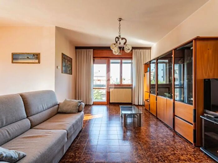 Appartamento quadrilocale in vendita in Via Giuseppina Strepponi, Rimini