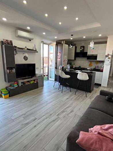 Appartamento con 5 locali in vendita in Via Fabrizio Chiari, Roma