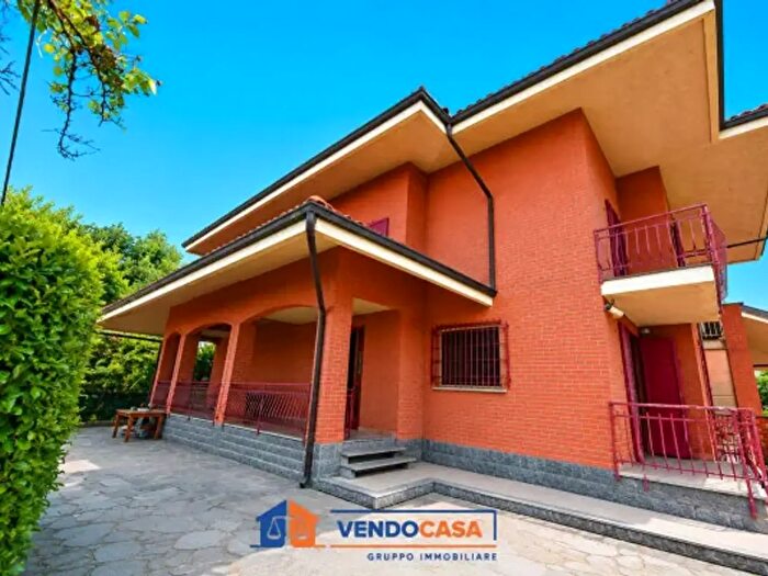 Appartamento con 5 locali in vendita in Via Sant'Uberto, Vinovo