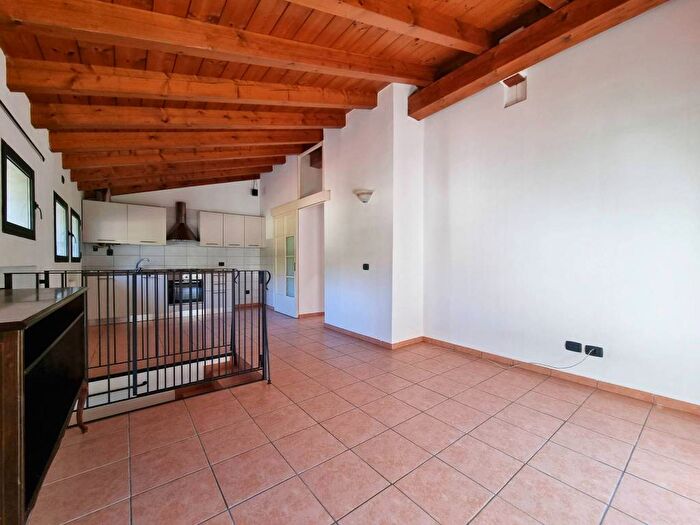 Appartamento trilocale in affitto in Strada Provinciale N del Pastello, Fumane