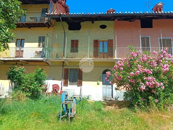 Casa trilocale in vendita in Via Salassa, Rivarolo Canavese