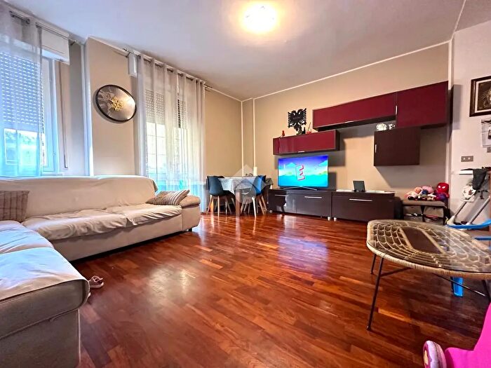 Appartamento trilocale in vendita in Via Roma, Bussolengo