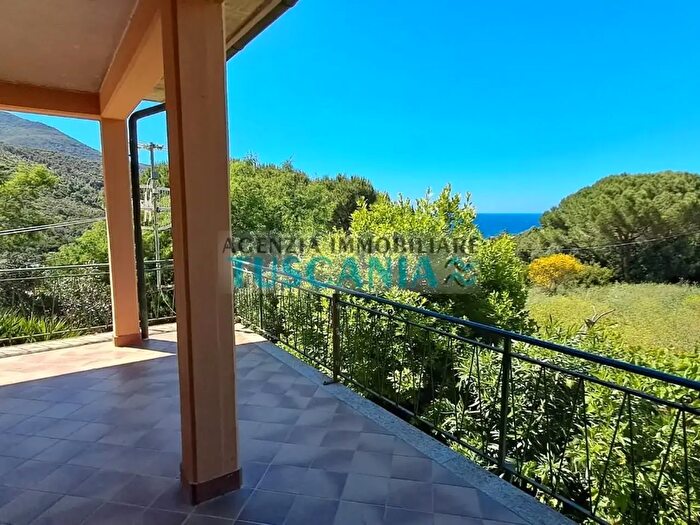 Casa quadrilocale in vendita in Marciana