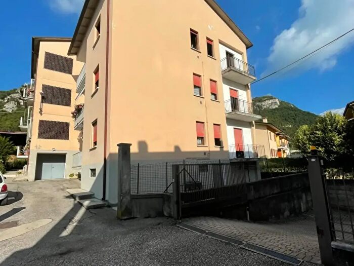 Appartamento trilocale in vendita in Via Castelli N, Grezzana