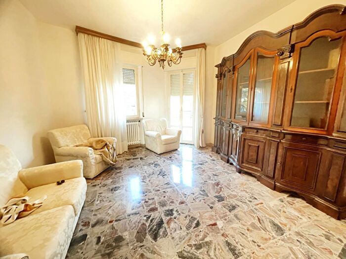 Appartamento con 5 locali in vendita in Jesi