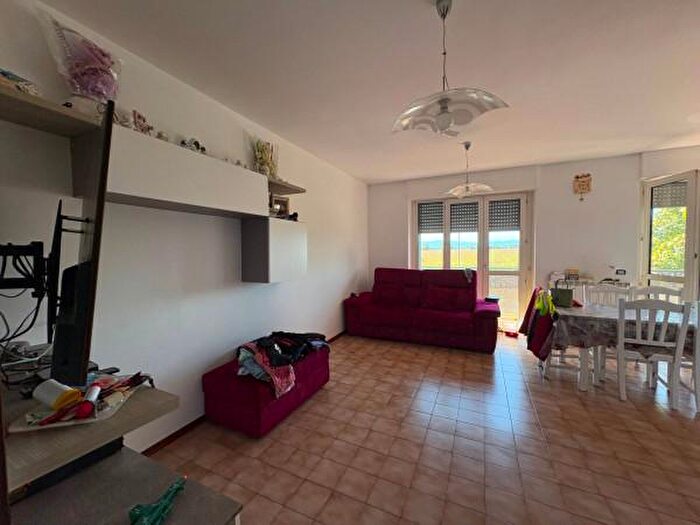 Appartamento trilocale in vendita in Via Carini, Piacenza