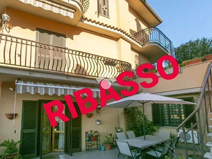 Casa con 7 locali in vendita in Via Cesare Battisti, Fonte Nuova