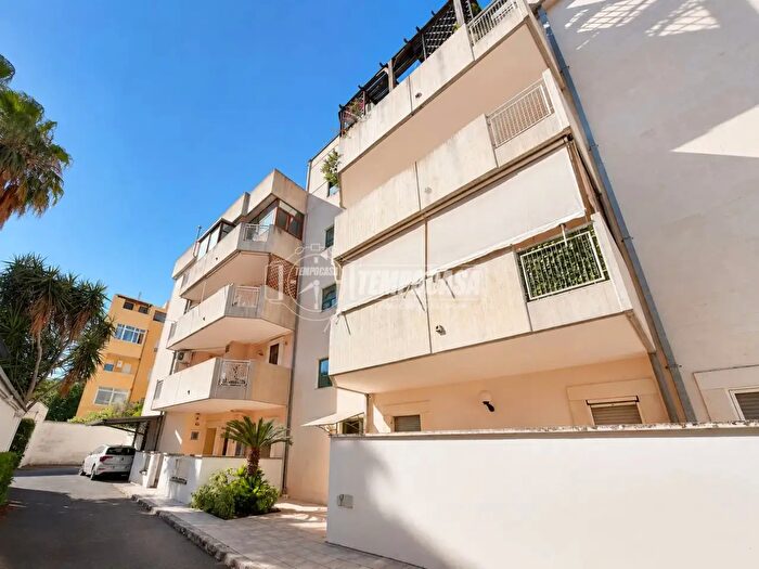 Appartamento quadrilocale in vendita in Via Orsini Ducas, Lecce