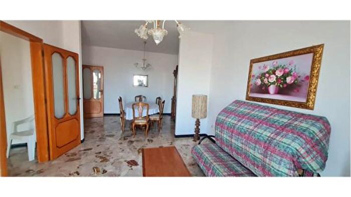 Appartamento con 6 locali in vendita in Via Aldo Moro, Tuglie