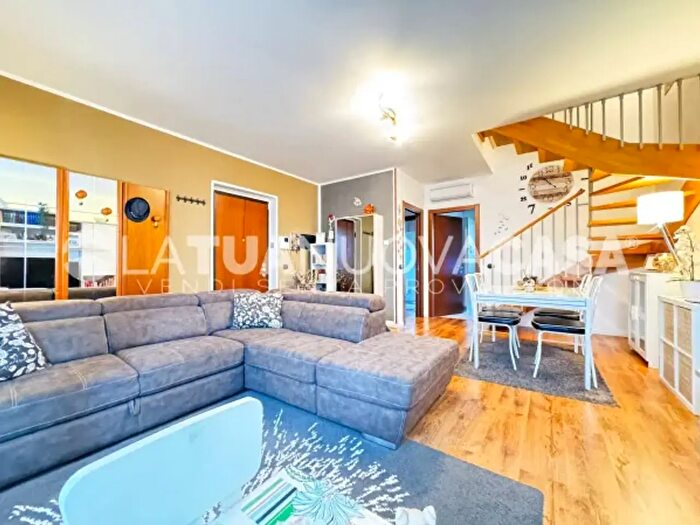 Appartamento trilocale in vendita in Via Piave, Bareggio