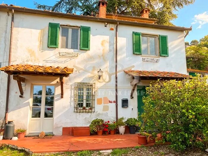 Casa con 7 locali in vendita in Massarosa Lu, Massarosa