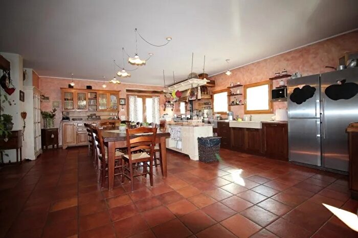 Casa con 15 locali in vendita in Santa Lucia Di Piave