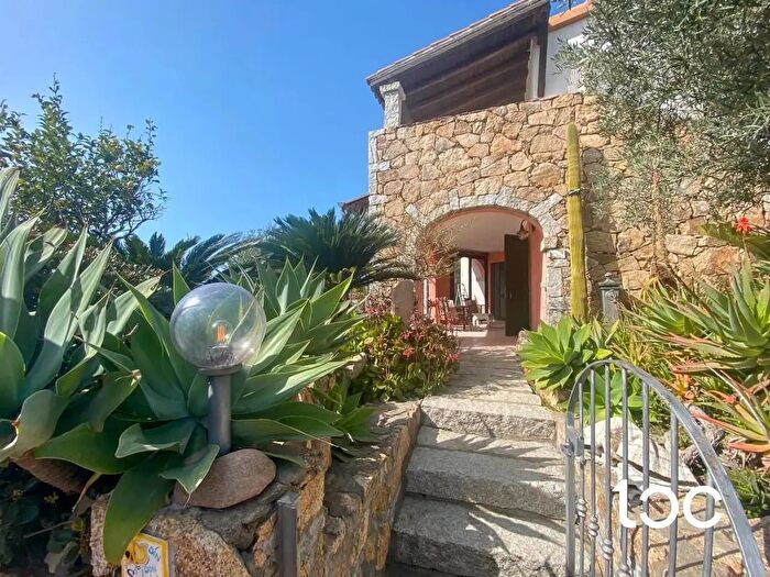 Appartamento con 7 locali in vendita in San Teodoro