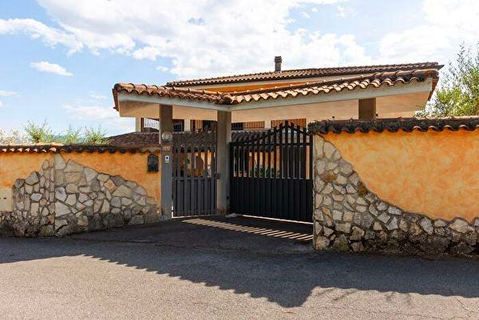 Appartamento quadrilocale in vendita in Via Colle Cannetaccia, Valmontone