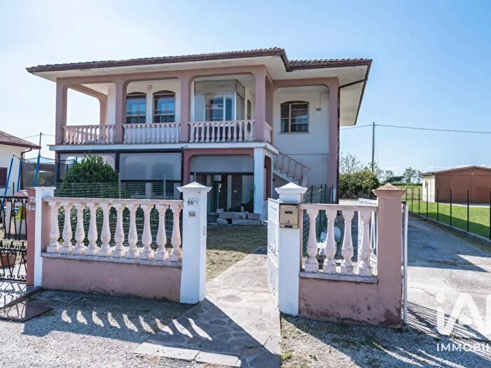 Appartamento con 5 locali in vendita in Via Grandi, Riva del Po
