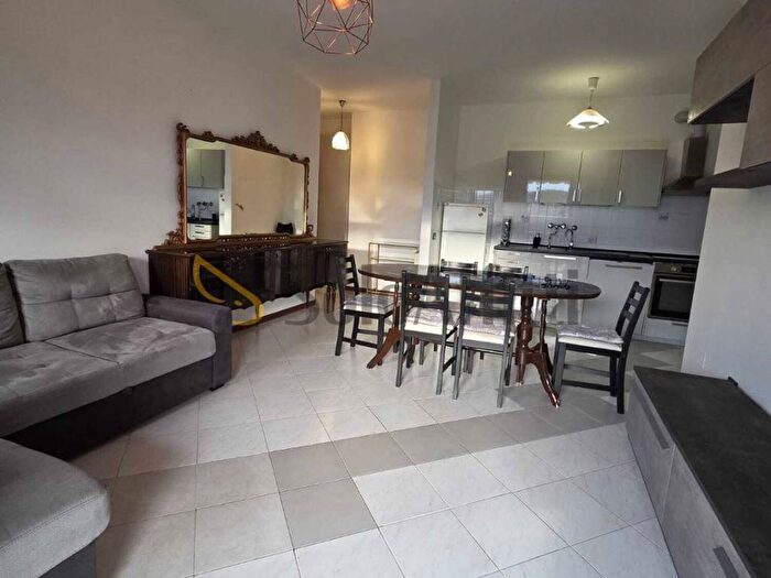 Appartamento trilocale in affitto in Via della Mercanzia, Isola dArbia, Siena