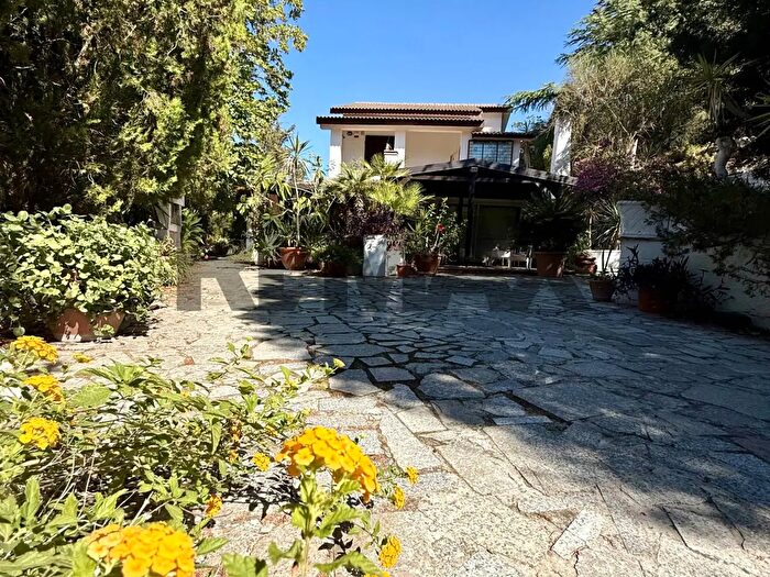 Casa con 10 locali in vendita in Sassari