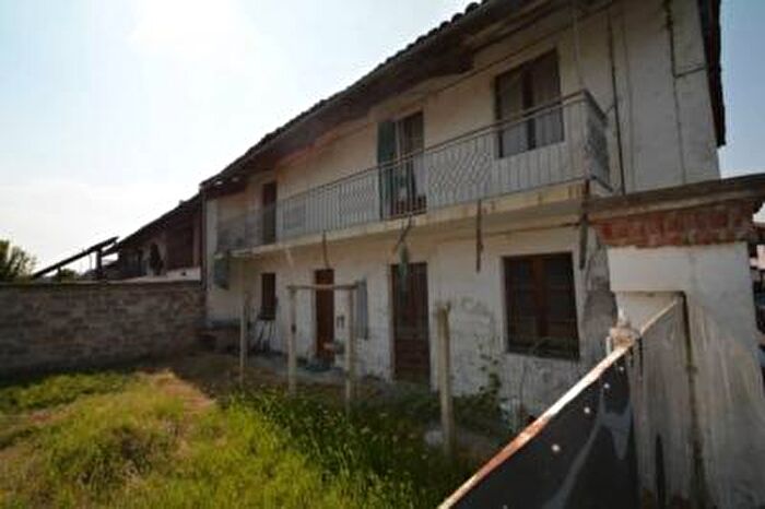 Casa con 5 locali in vendita in Via Fratelli Marengo Carmagnola, Carmagnola
