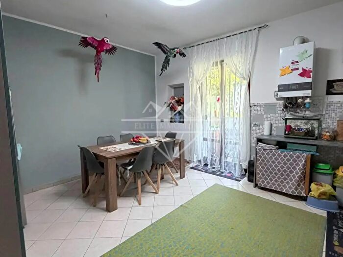 Casa con 5 locali in vendita in Carrara