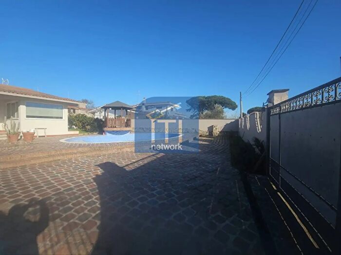 Casa con 5 locali in vendita in Via Adige, Ardea