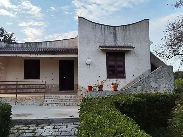 Casa quadrilocale in vendita in Carovigno