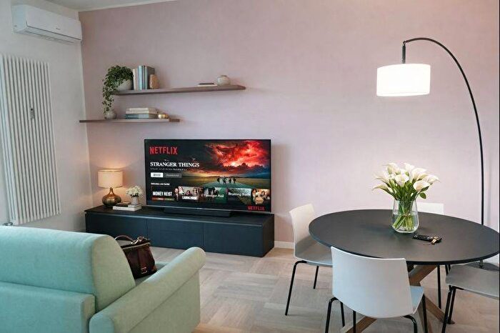 Appartamento bilocale in affitto in Via Melchiorre Gioia, Centrale, Milano