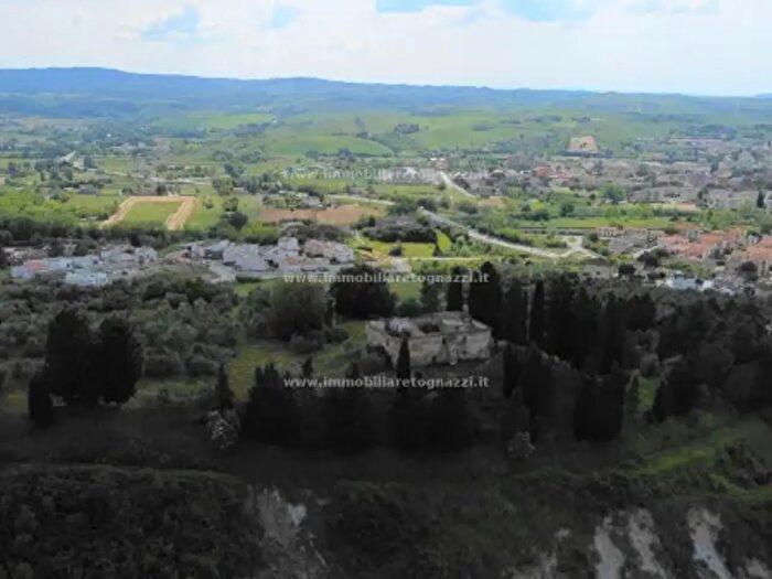 Casa con 6 locali in vendita in Zona Campagna, Castelfiorentino