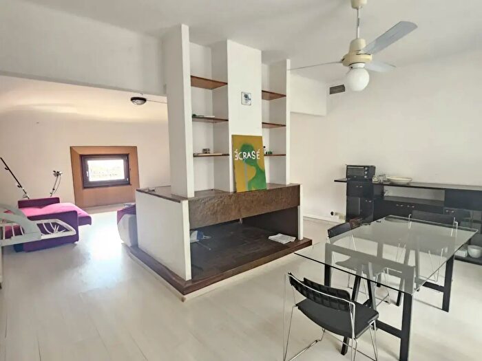 Appartamento quadrilocale in vendita in Via Galliera, Bologna