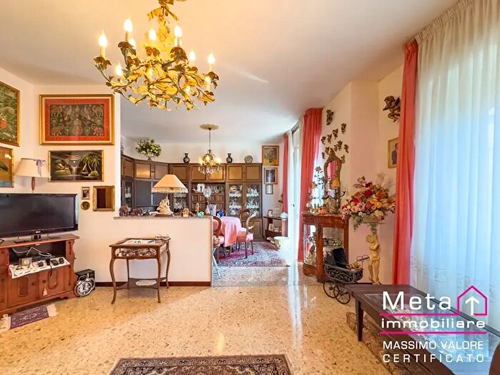 Appartamento trilocale in vendita in Via di Vittorio, San Donato Milanese