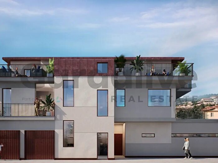Appartamento con 5 locali in vendita in Via Gratarolo Bongianni, Salo'